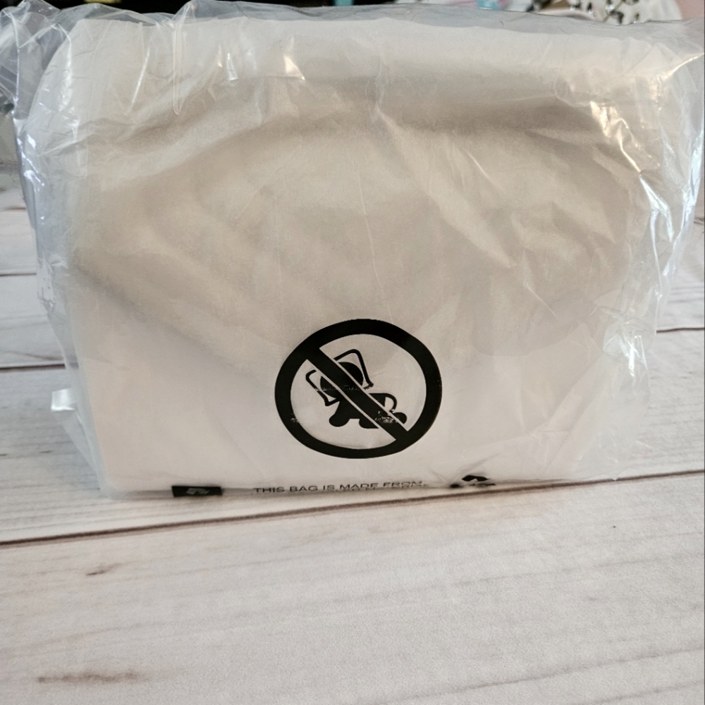 Michael Kors Whitney Medium Quilted Shoulder Bag Crossbody In White/Gold NEW - Picture 4 of 5